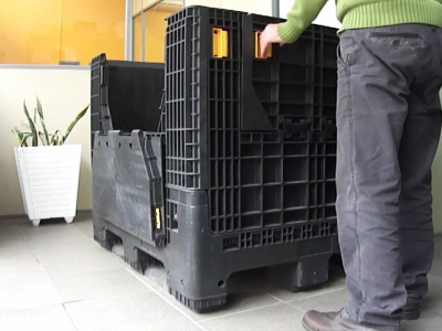 Veja como a caixa se dobra e reduz cubagem.